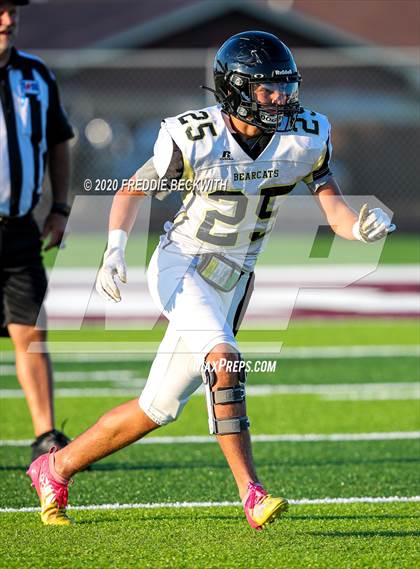 Thumbnail 3 in Henrietta vs. Whitesboro (Scrimmage) photogallery.