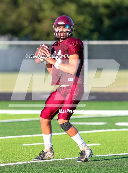 Thumbnail 3 in Henrietta vs. Whitesboro (Scrimmage) photogallery.