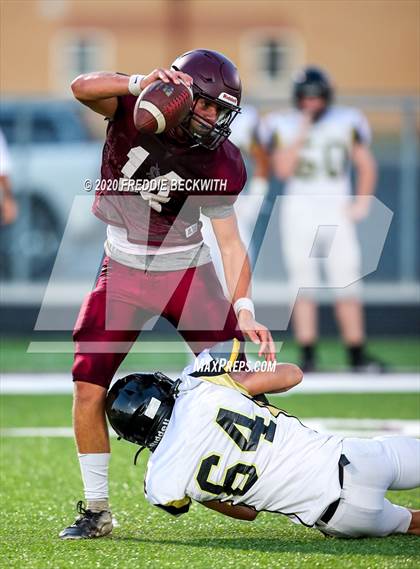 Thumbnail 3 in Henrietta vs. Whitesboro (Scrimmage) photogallery.