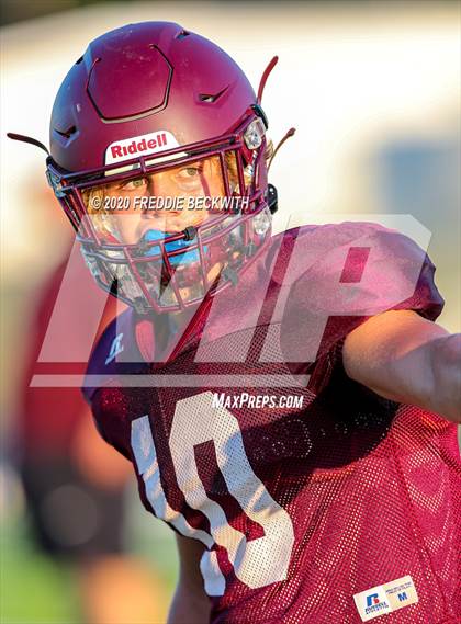 Thumbnail 2 in Henrietta vs. Whitesboro (Scrimmage) photogallery.