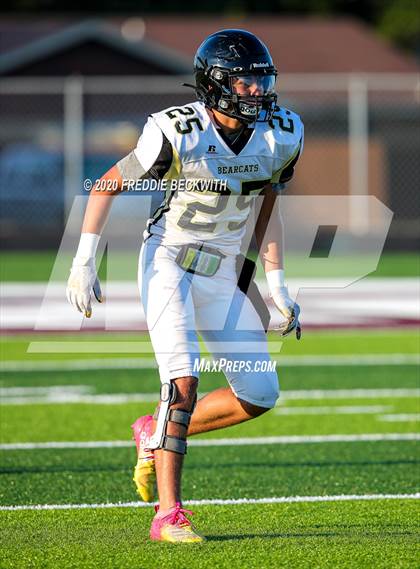Thumbnail 1 in Henrietta vs. Whitesboro (Scrimmage) photogallery.