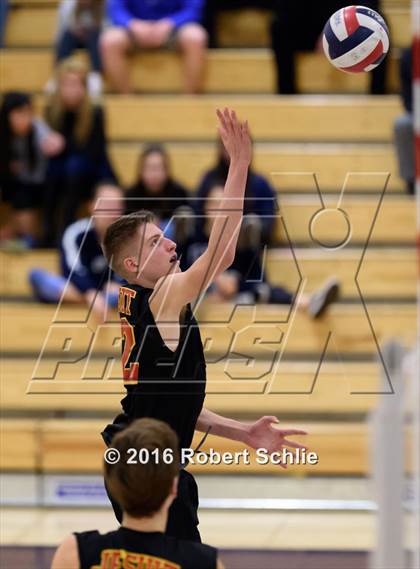 Thumbnail 3 in Oak Ridge vs Jesuit photogallery.