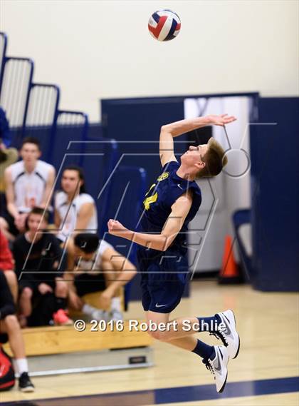 Thumbnail 1 in Oak Ridge vs Jesuit photogallery.
