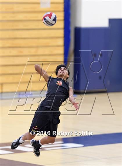 Thumbnail 3 in Oak Ridge vs Jesuit photogallery.