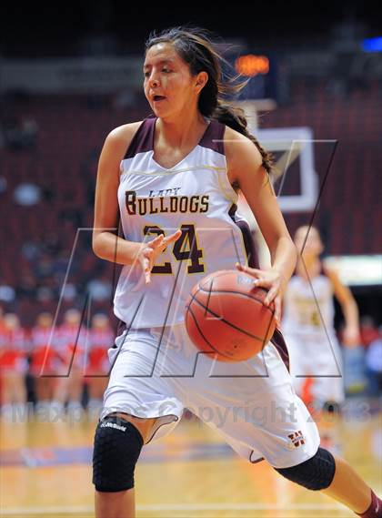 Thumbnail 2 in Holbrook vs. Winslow (AIA D3 Semifinals) photogallery.