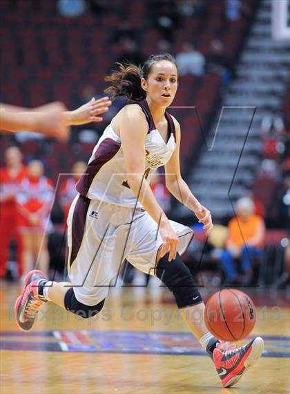 Thumbnail 2 in Holbrook vs. Winslow (AIA D3 Semifinals) photogallery.