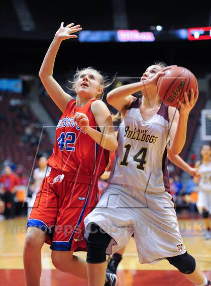 Thumbnail 3 in Holbrook vs. Winslow (AIA D3 Semifinals) photogallery.