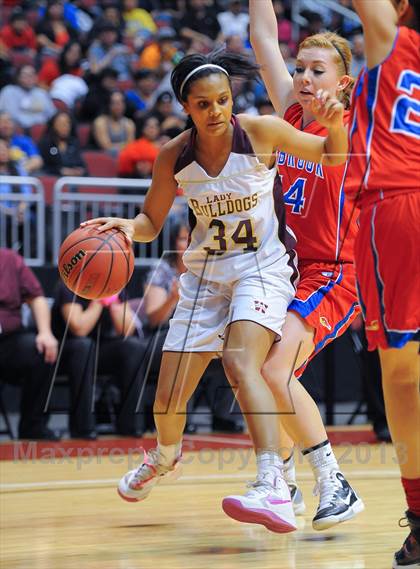 Thumbnail 2 in Holbrook vs. Winslow (AIA D3 Semifinals) photogallery.