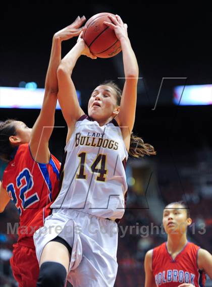 Thumbnail 1 in Holbrook vs. Winslow (AIA D3 Semifinals) photogallery.