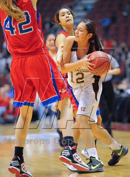 Thumbnail 3 in Holbrook vs. Winslow (AIA D3 Semifinals) photogallery.