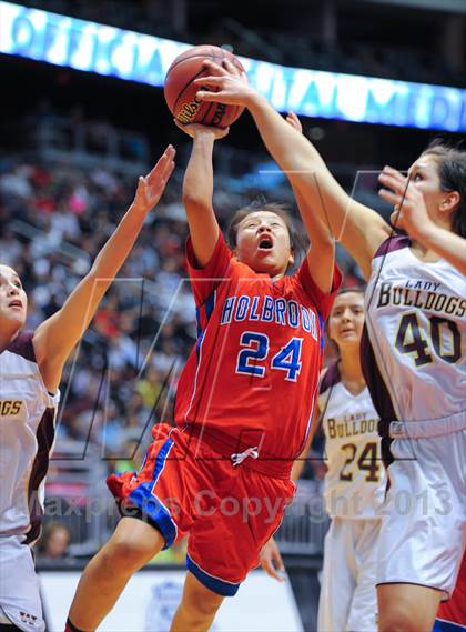 Thumbnail 3 in Holbrook vs. Winslow (AIA D3 Semifinals) photogallery.