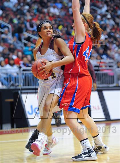 Thumbnail 2 in Holbrook vs. Winslow (AIA D3 Semifinals) photogallery.
