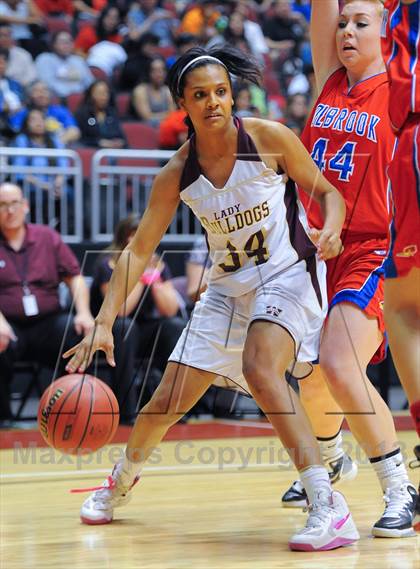 Thumbnail 3 in Holbrook vs. Winslow (AIA D3 Semifinals) photogallery.