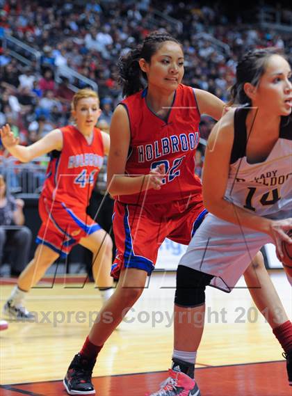 Thumbnail 2 in Holbrook vs. Winslow (AIA D3 Semifinals) photogallery.