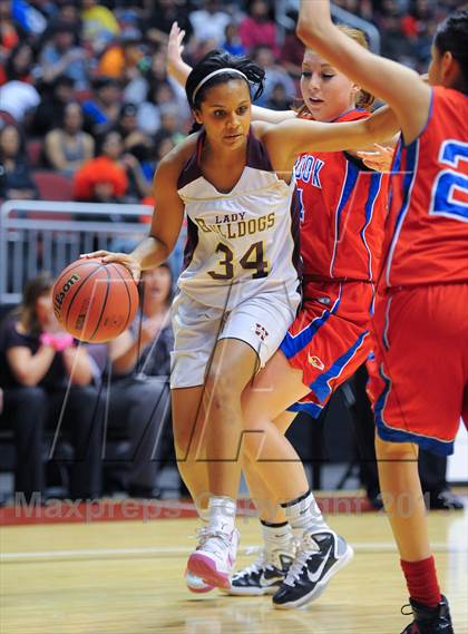 Thumbnail 1 in Holbrook vs. Winslow (AIA D3 Semifinals) photogallery.