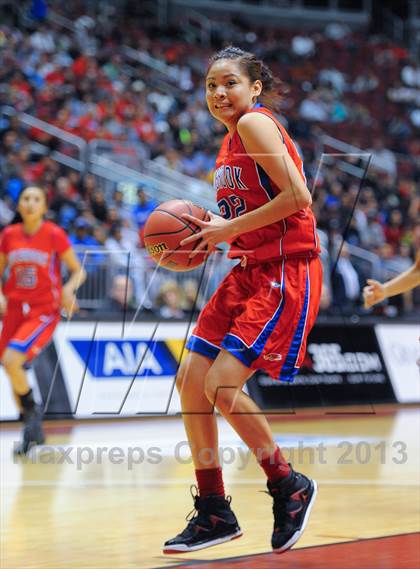 Thumbnail 3 in Holbrook vs. Winslow (AIA D3 Semifinals) photogallery.