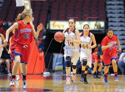 Thumbnail 2 in Holbrook vs. Winslow (AIA D3 Semifinals) photogallery.