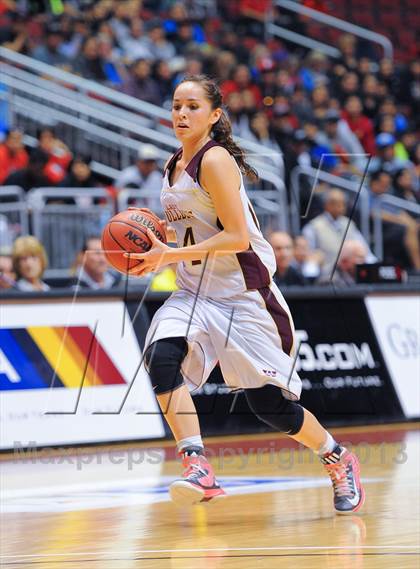 Thumbnail 3 in Holbrook vs. Winslow (AIA D3 Semifinals) photogallery.