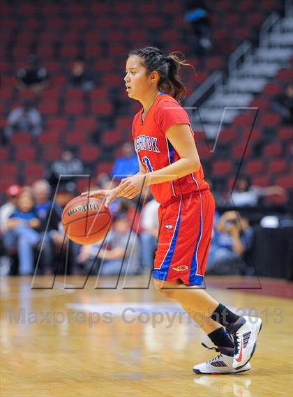 Thumbnail 2 in Holbrook vs. Winslow (AIA D3 Semifinals) photogallery.