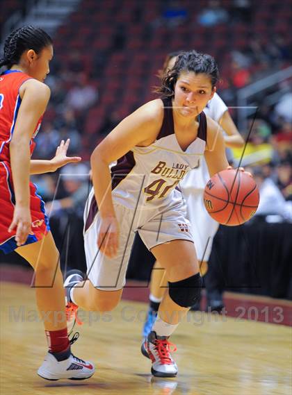 Thumbnail 3 in Holbrook vs. Winslow (AIA D3 Semifinals) photogallery.