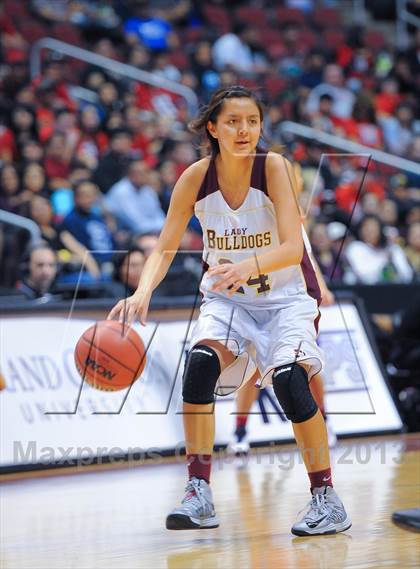 Thumbnail 1 in Holbrook vs. Winslow (AIA D3 Semifinals) photogallery.