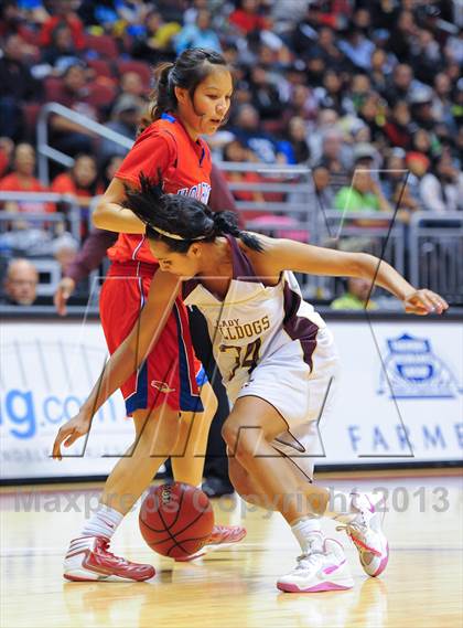 Thumbnail 2 in Holbrook vs. Winslow (AIA D3 Semifinals) photogallery.