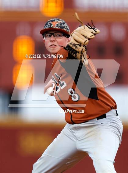 Thumbnail 2 in Kell @ Lassiter photogallery.