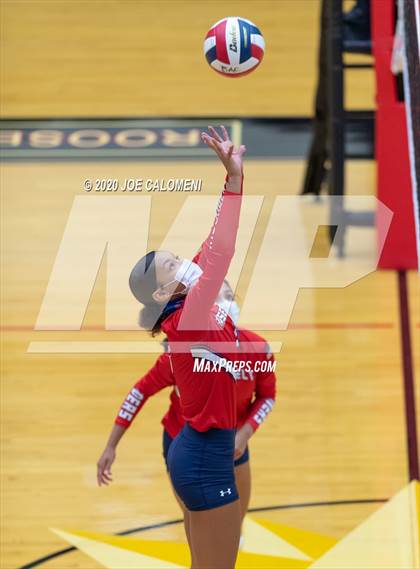 Thumbnail 3 in MacArthur [Douglas] vs SA Roosevelt photogallery.