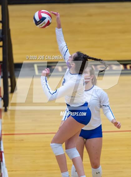 Thumbnail 3 in MacArthur [Douglas] vs SA Roosevelt photogallery.