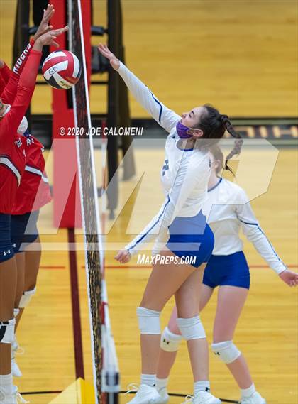 Thumbnail 2 in MacArthur [Douglas] vs SA Roosevelt photogallery.