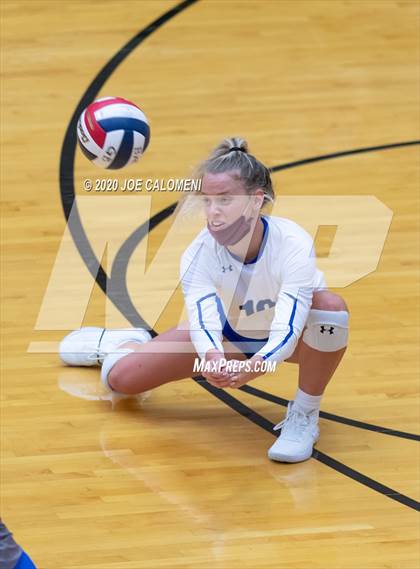 Thumbnail 2 in MacArthur [Douglas] vs SA Roosevelt photogallery.