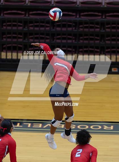 Thumbnail 2 in MacArthur [Douglas] vs SA Roosevelt photogallery.