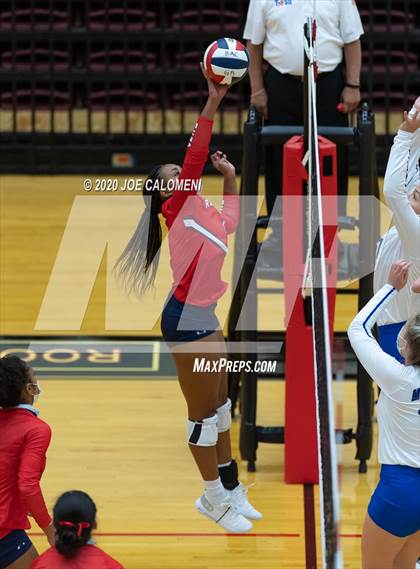 Thumbnail 1 in MacArthur [Douglas] vs SA Roosevelt photogallery.