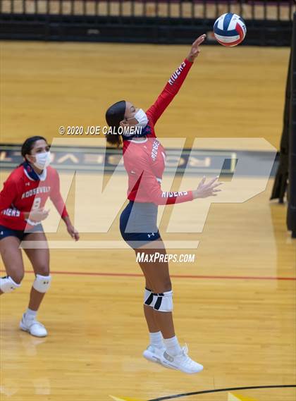 Thumbnail 1 in MacArthur [Douglas] vs SA Roosevelt photogallery.