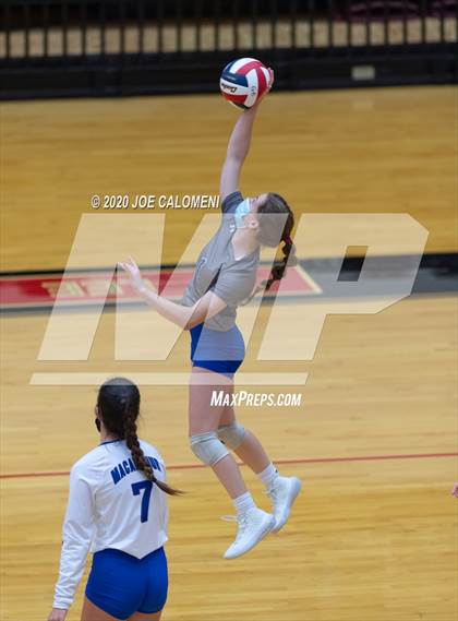 Thumbnail 1 in MacArthur [Douglas] vs SA Roosevelt photogallery.