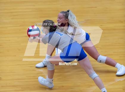 Thumbnail 1 in MacArthur [Douglas] vs SA Roosevelt photogallery.