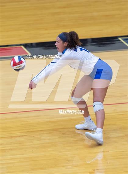 Thumbnail 2 in MacArthur [Douglas] vs SA Roosevelt photogallery.