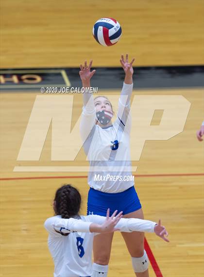 Thumbnail 1 in MacArthur [Douglas] vs SA Roosevelt photogallery.
