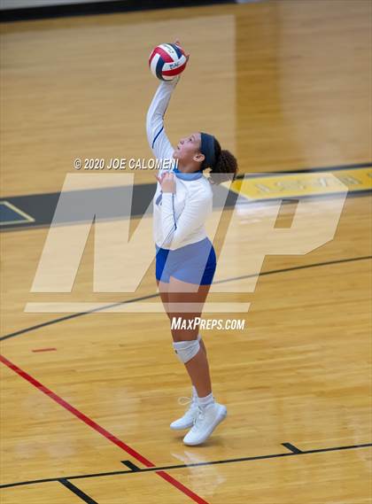 Thumbnail 2 in MacArthur [Douglas] vs SA Roosevelt photogallery.