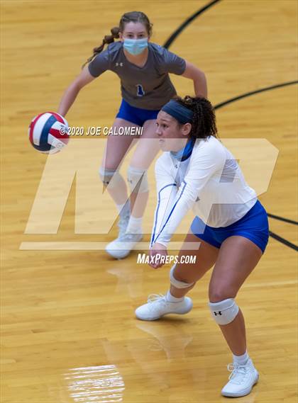 Thumbnail 1 in MacArthur [Douglas] vs SA Roosevelt photogallery.