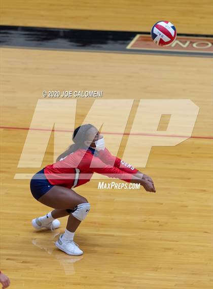 Thumbnail 2 in MacArthur [Douglas] vs SA Roosevelt photogallery.