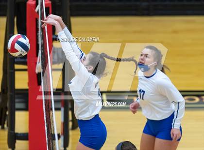 Thumbnail 1 in MacArthur [Douglas] vs SA Roosevelt photogallery.