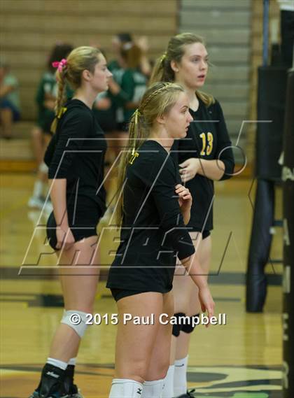 Thumbnail 2 in Gilbert vs Xavier (Gilbert Invitational) photogallery.