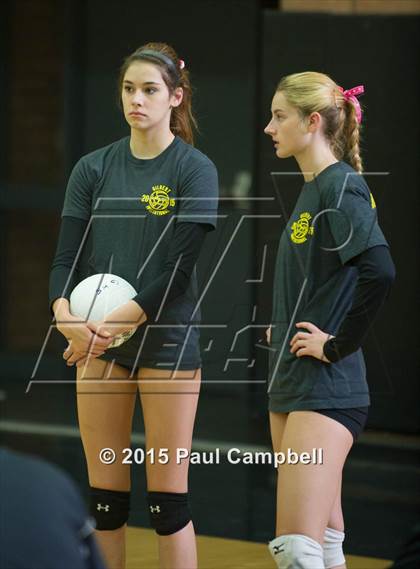 Thumbnail 3 in Gilbert vs Xavier (Gilbert Invitational) photogallery.