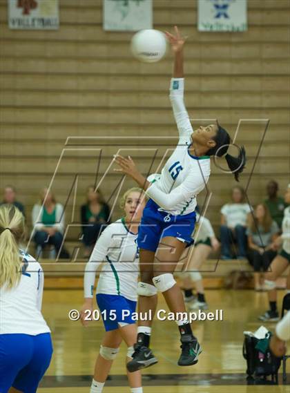 Thumbnail 2 in Gilbert vs Xavier (Gilbert Invitational) photogallery.