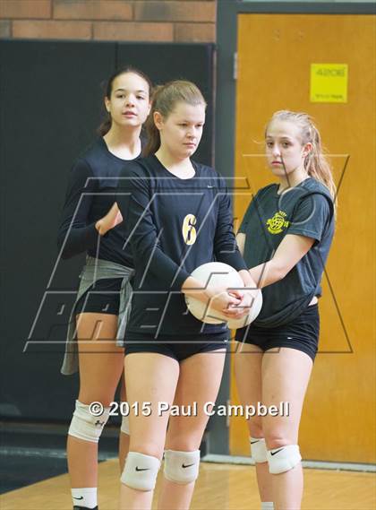 Thumbnail 3 in Gilbert vs Xavier (Gilbert Invitational) photogallery.