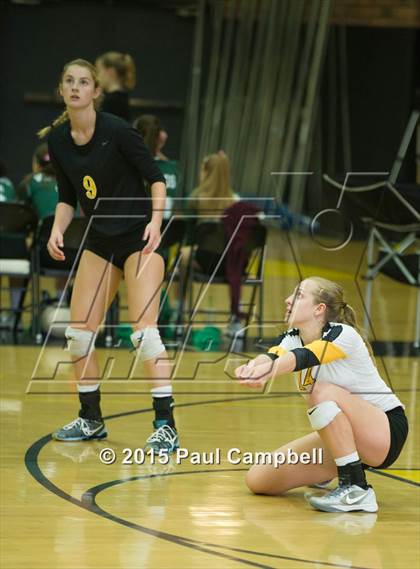 Thumbnail 2 in Gilbert vs Xavier (Gilbert Invitational) photogallery.