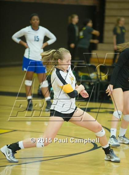 Thumbnail 2 in Gilbert vs Xavier (Gilbert Invitational) photogallery.