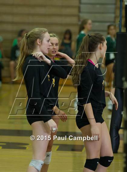 Thumbnail 2 in Gilbert vs Xavier (Gilbert Invitational) photogallery.