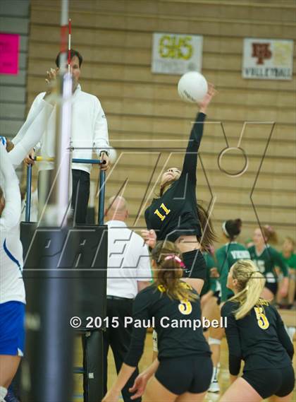 Thumbnail 2 in Gilbert vs Xavier (Gilbert Invitational) photogallery.
